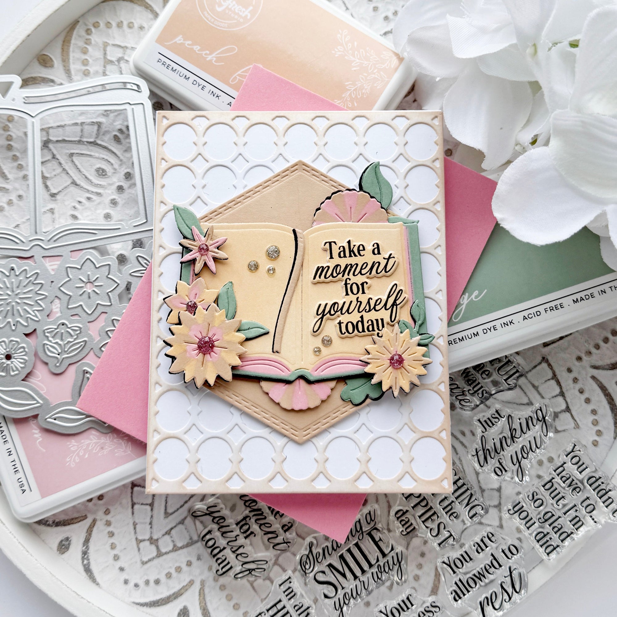 Pinkfresh Studio - Dies - Lattice Glow Coverplate-ScrapbookPal