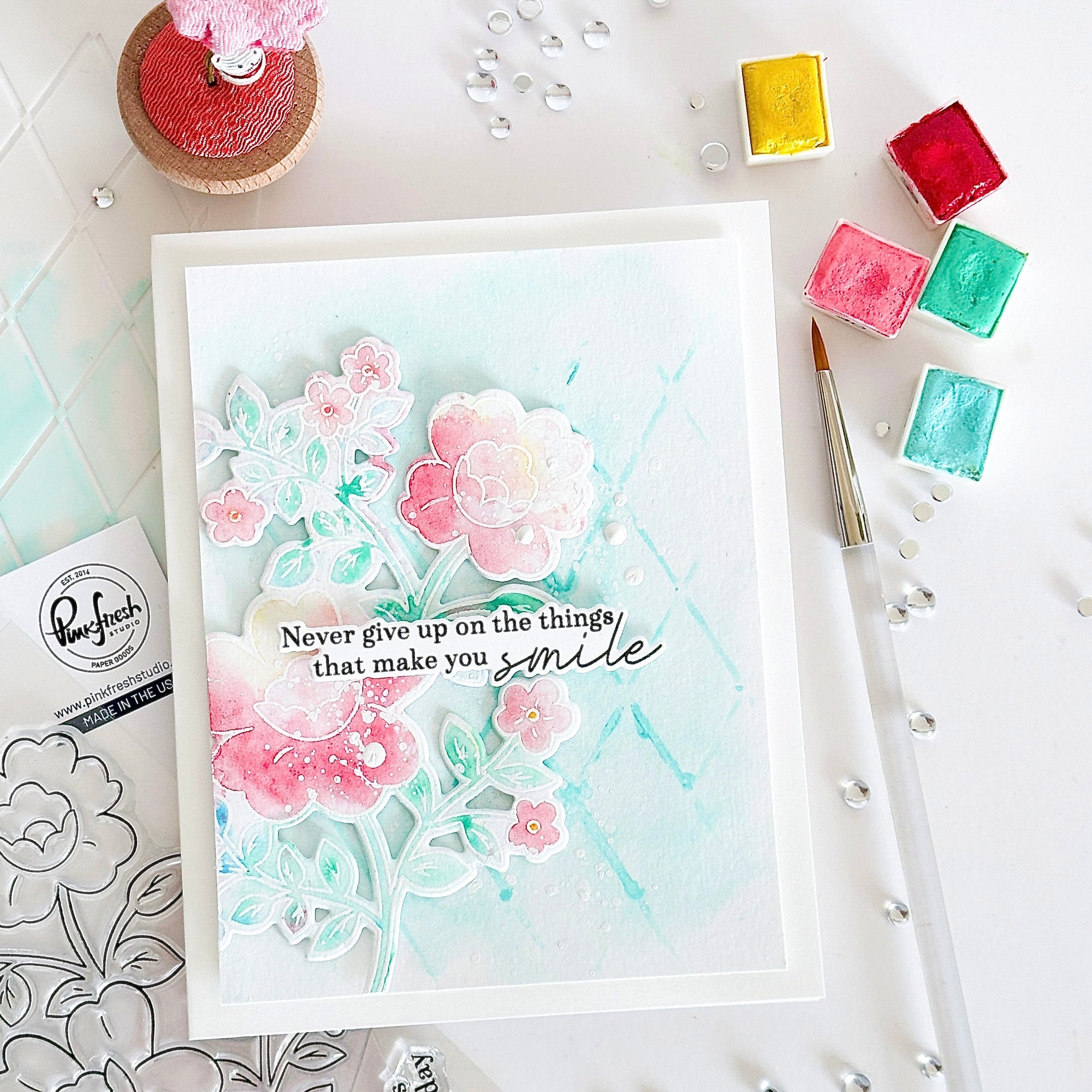 Pinkfresh Studio - Stencils - Never Give Up-ScrapbookPal
